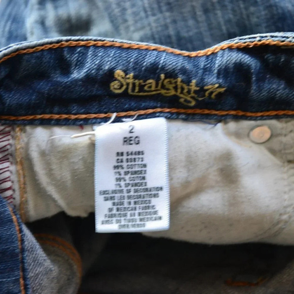 AE Low Rise  Straight Leg Jean - Picture 5 of 10